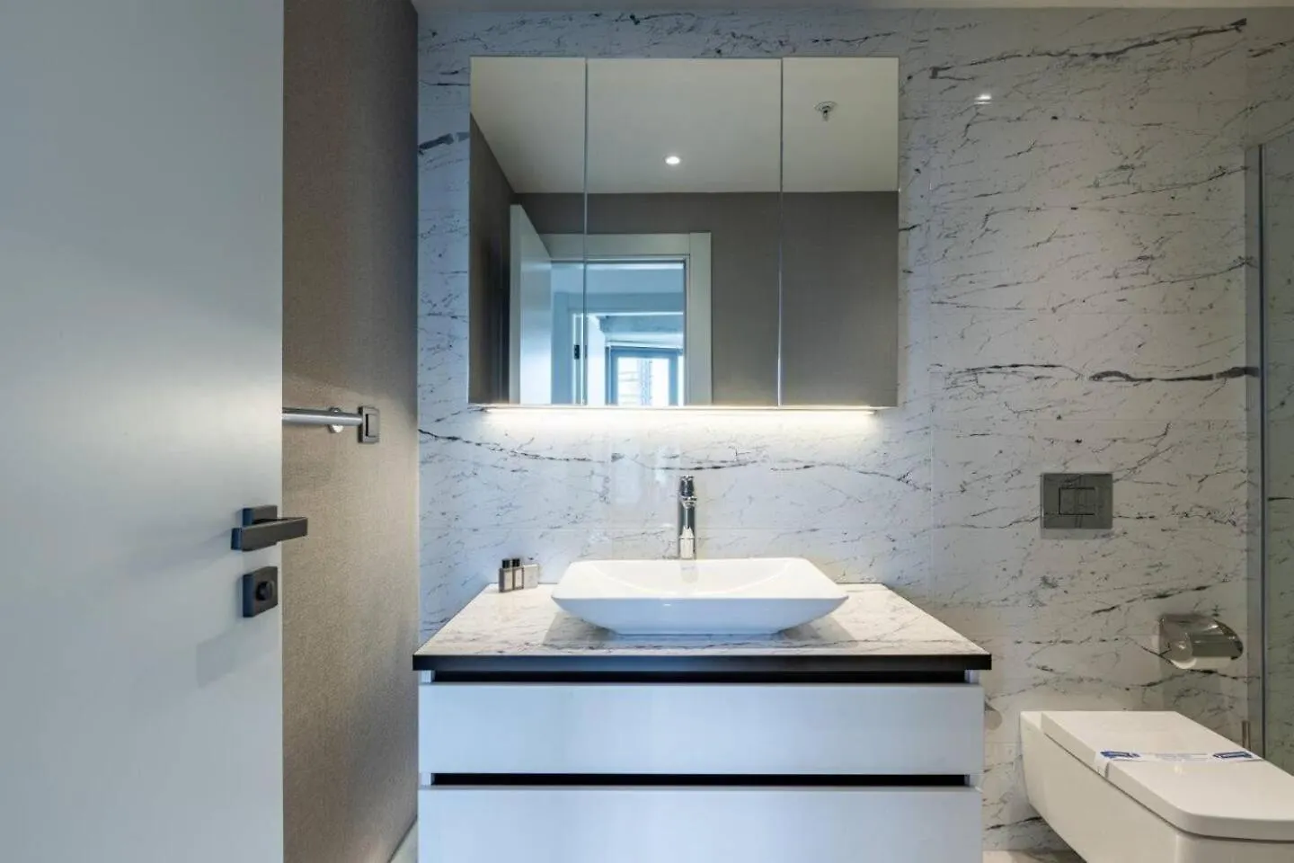 Beautiful Bright 2Bed - Parkingpoolterrace! #341 Apartment Istanbul